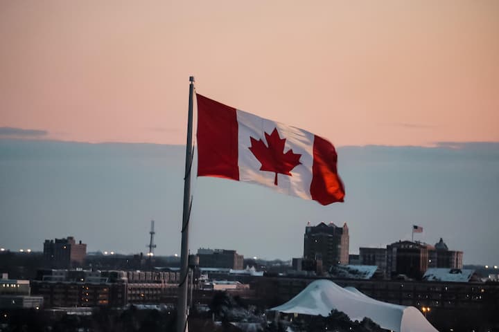 【加拿大稅務】持加國國籍港人回流加拿大，如何計算稅項？